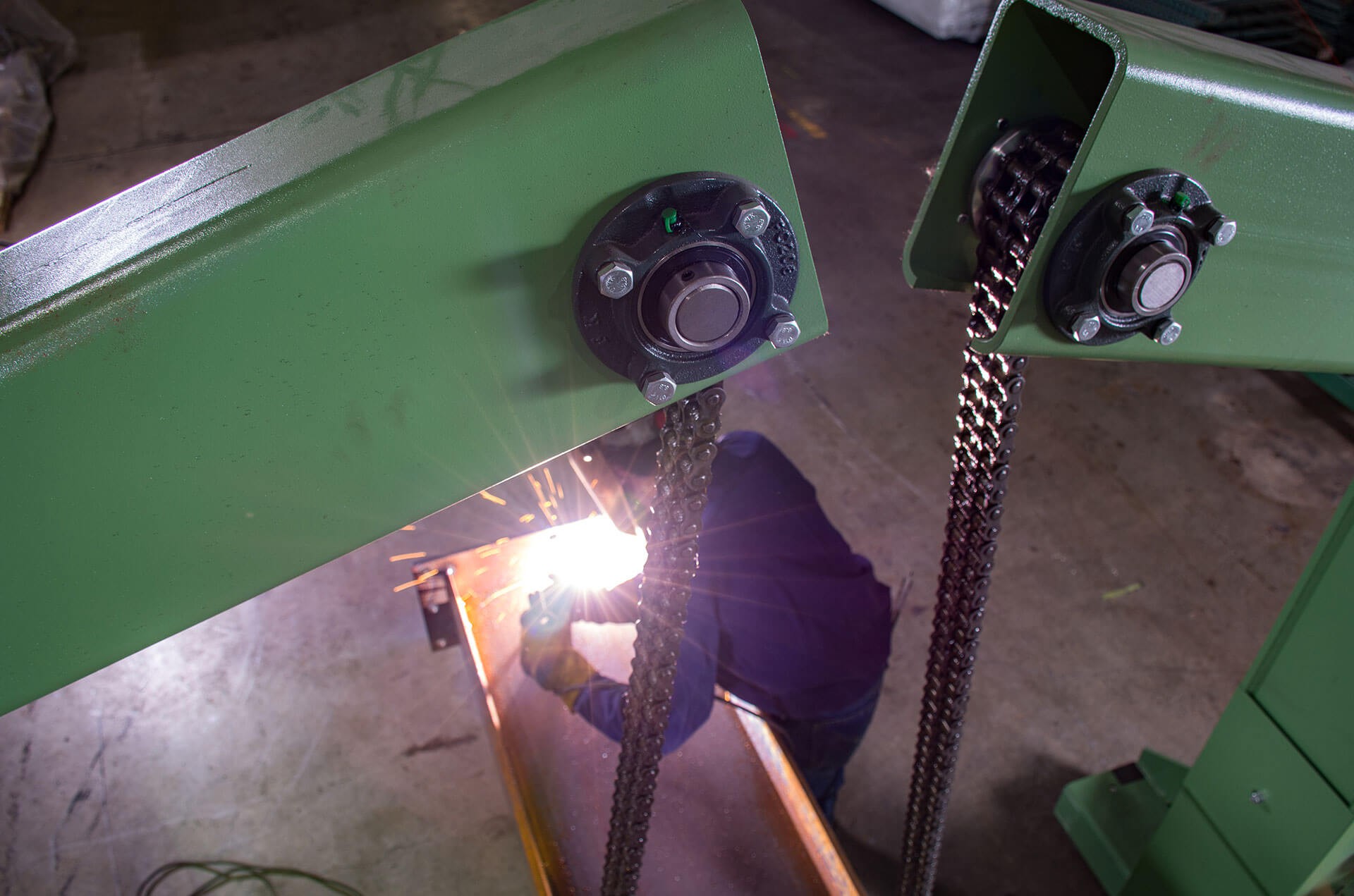 Handle Heavy and Complex Profiles with Dual-Link Chain Design Handle Heavy and Complex Profiles with Dual-Link Chain Design