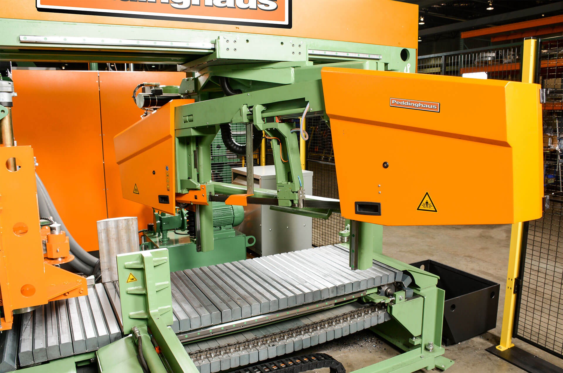 Band Saw Carriage System with Straight and Miter Cutting Band Saw Carriage System with Straight and Miter Cutting